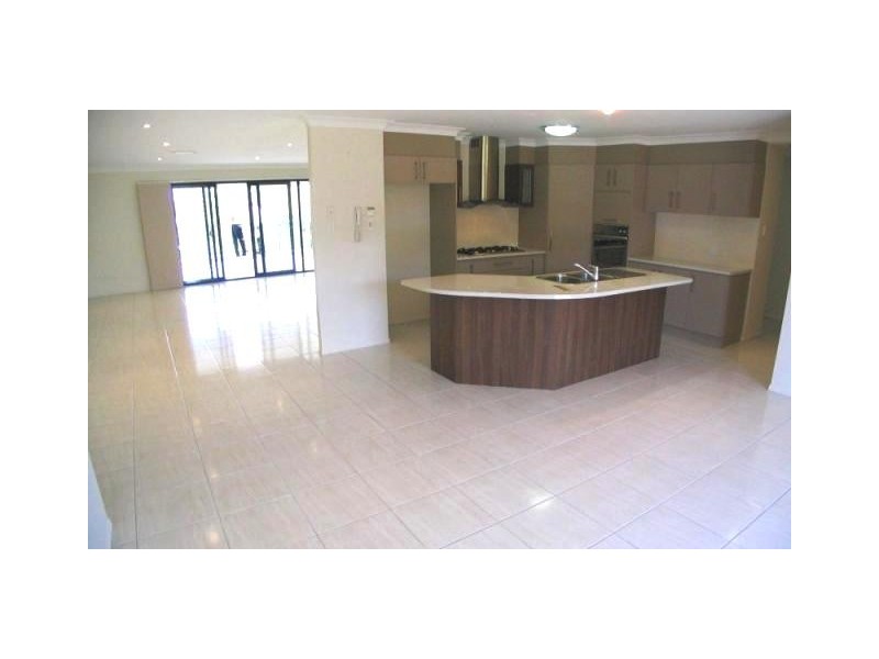 12 Hayes Street, Wakerley QLD 4154