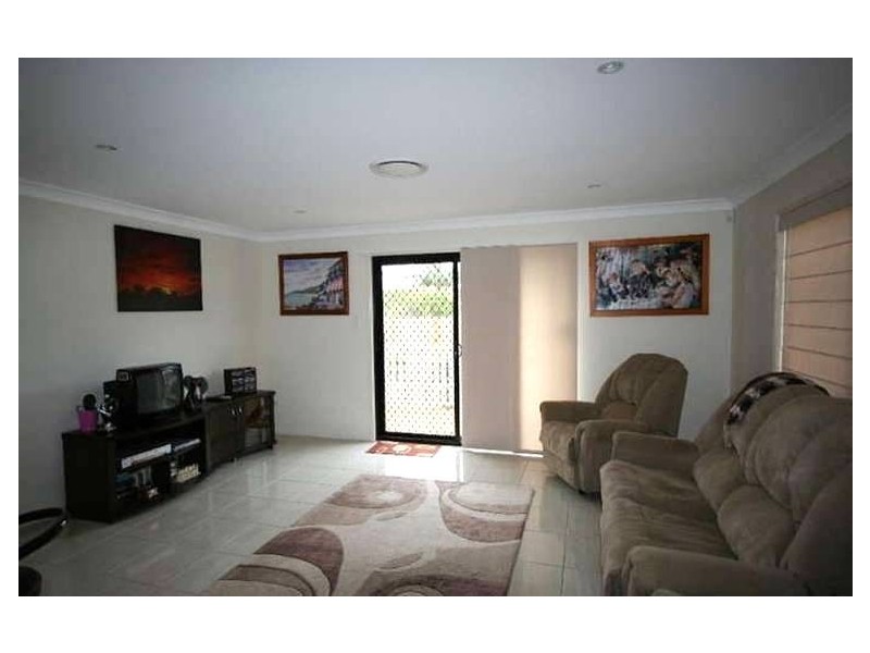 12 Hayes Street, Wakerley QLD 4154