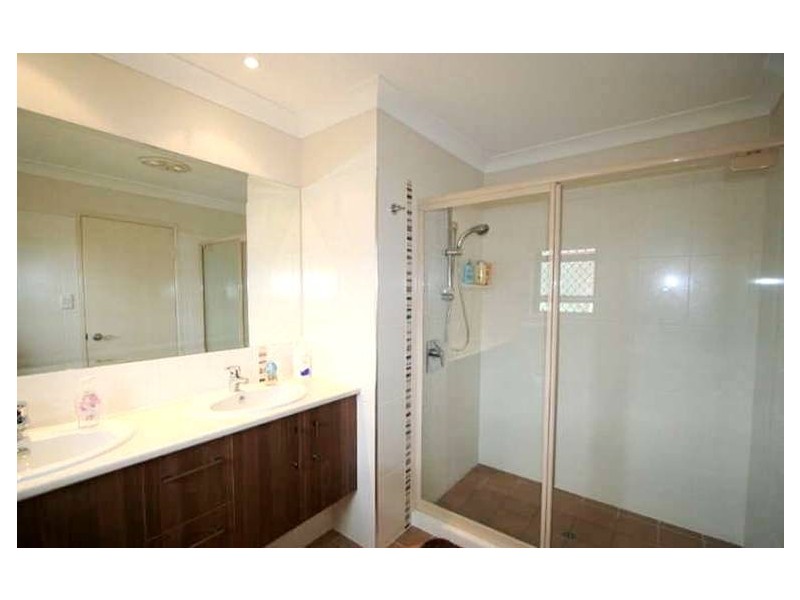 12 Hayes Street, Wakerley QLD 4154
