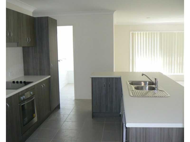 18 Newmarket Drive, Morayfield QLD 4506