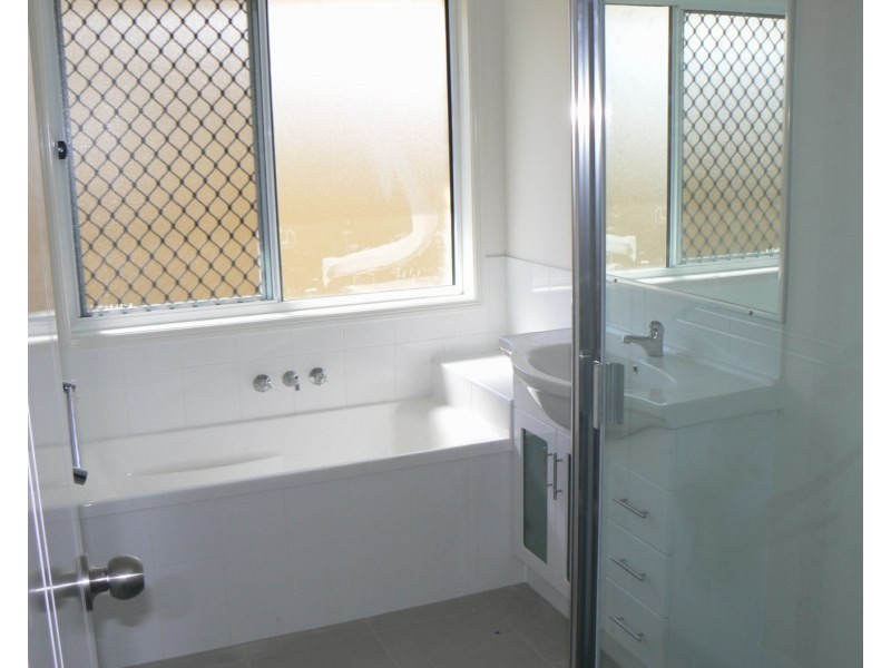 18 Newmarket Drive, Morayfield QLD 4506