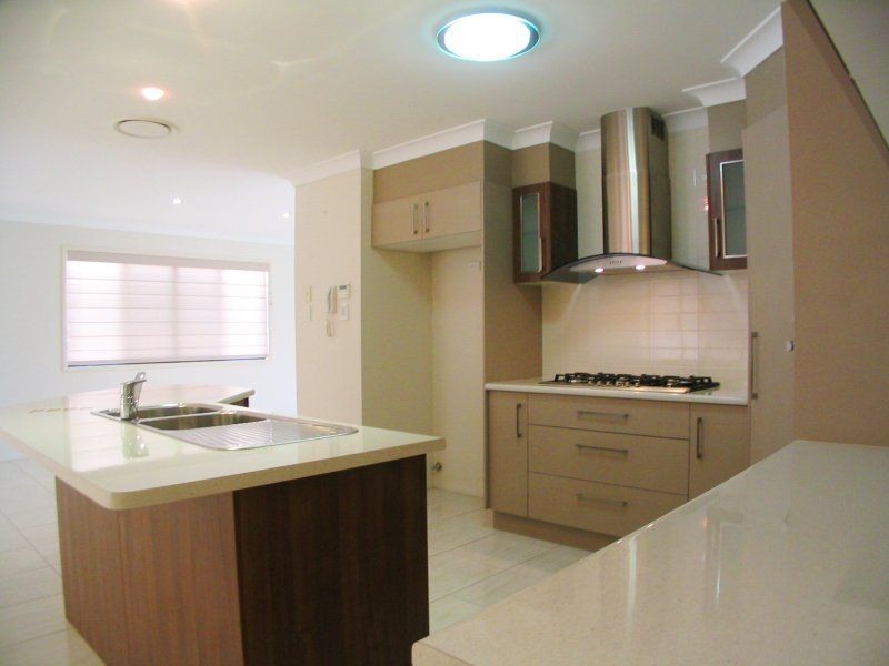 12 Hayes Street, Wakerley QLD 4154