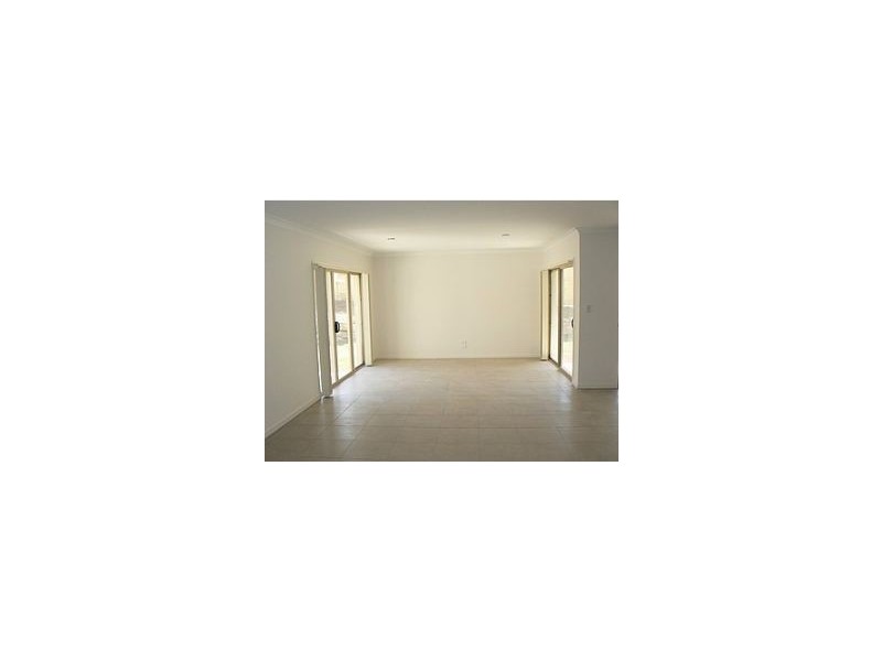 81 Woodlands Boulevard, Waterford QLD 4133