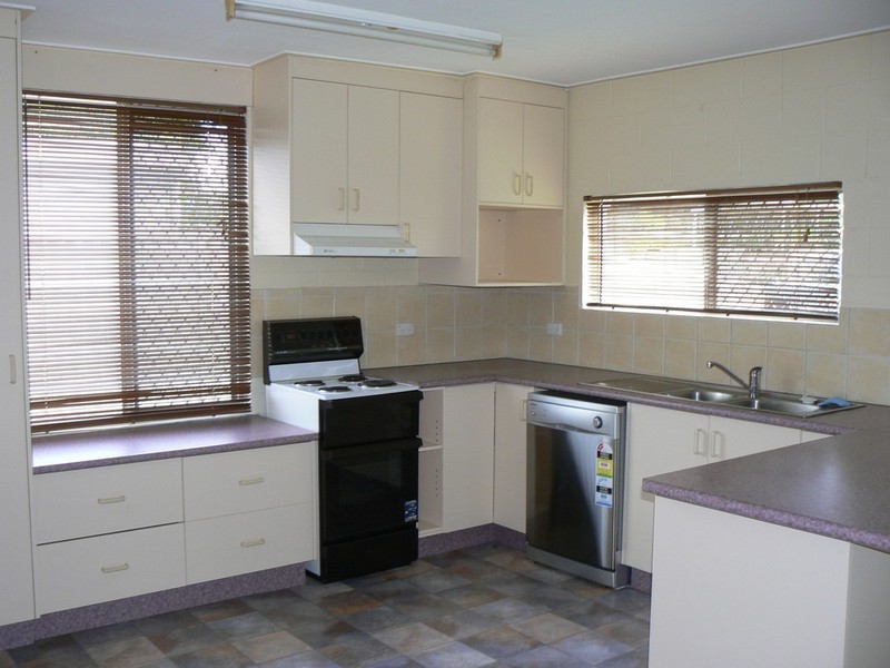 11 Trevor Street, Beachmere QLD 4510