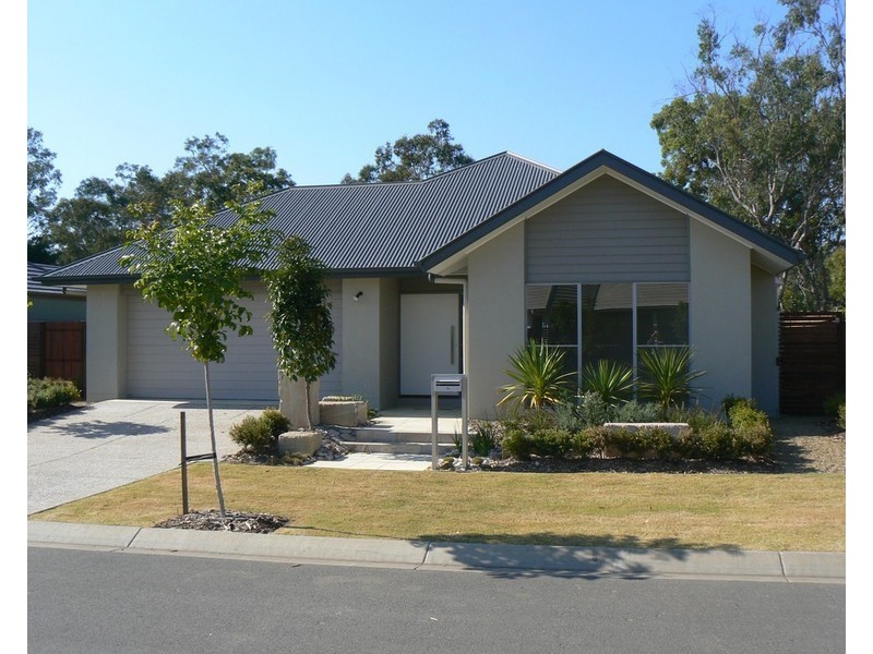 5 Thomson Place, Wakerley QLD 4154