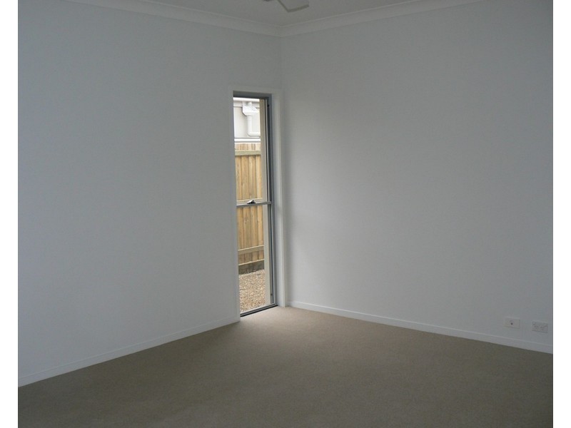 5 Thomson Place, Wakerley QLD 4154