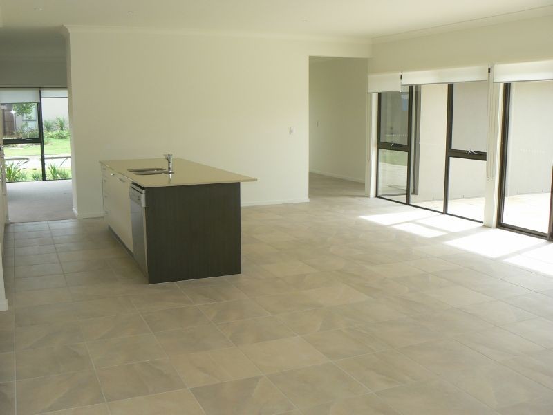 3 Franklin Street, Wakerley QLD 4154