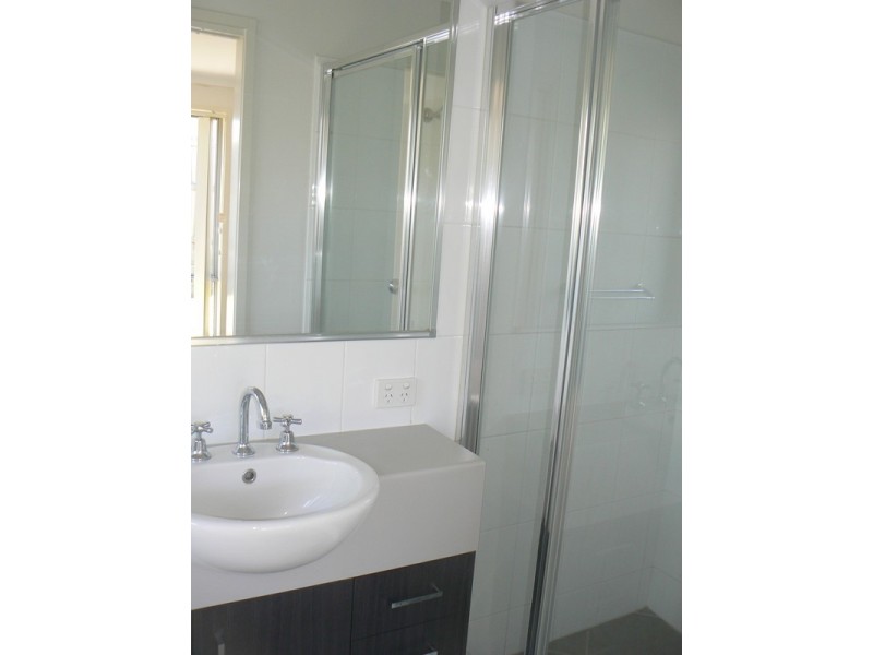 8 Lucy Street, Marsden QLD 4132