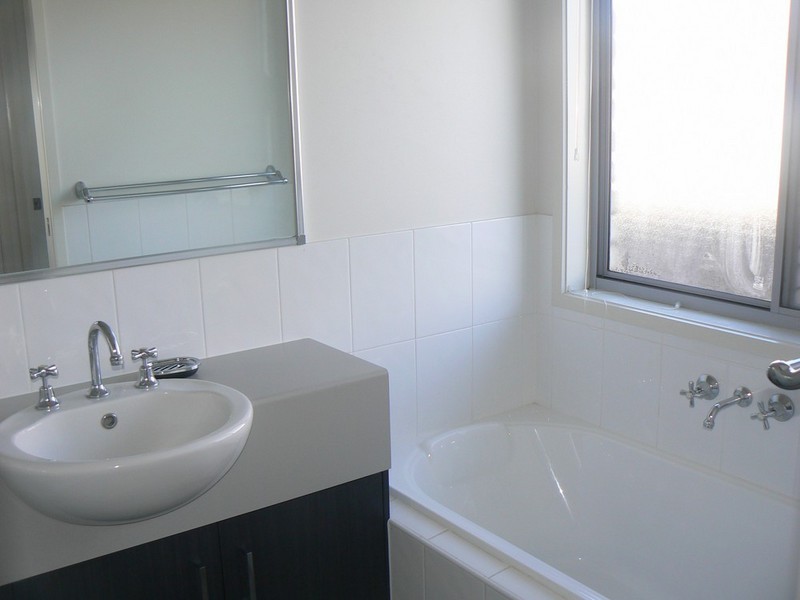 8 Lucy Street, Marsden QLD 4132