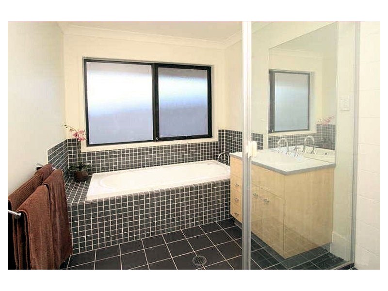 13 Hepburn Close, Wakerley QLD 4154