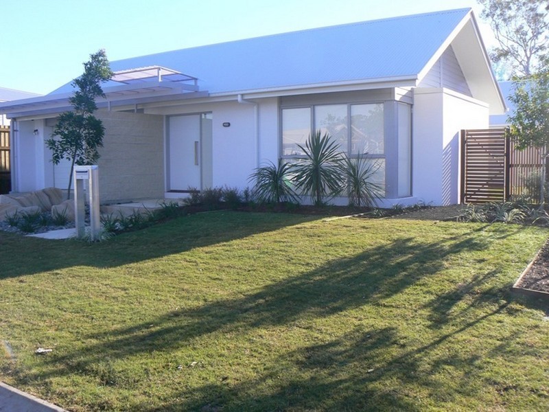 63 Torrens Crescent, Wakerley QLD 4154