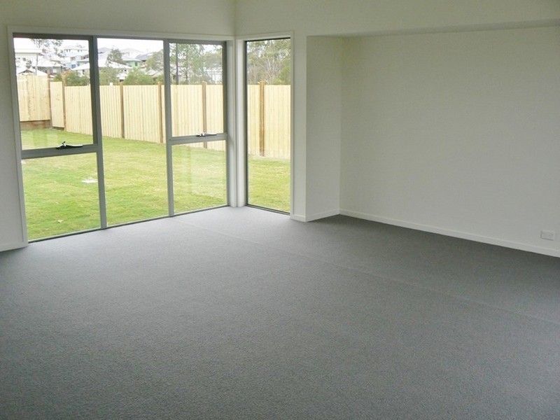 63 Torrens Crescent, Wakerley QLD 4154