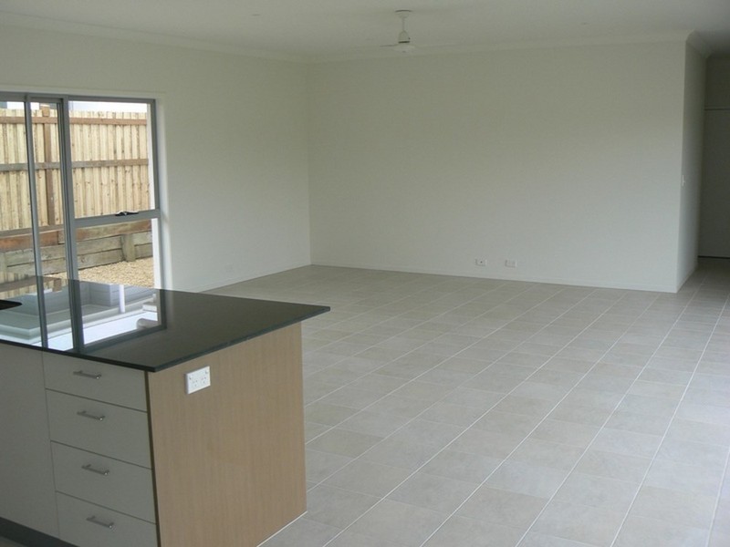 63 Torrens Crescent, Wakerley QLD 4154