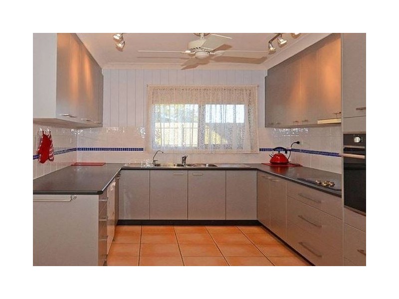 Point Vernon QLD 4655