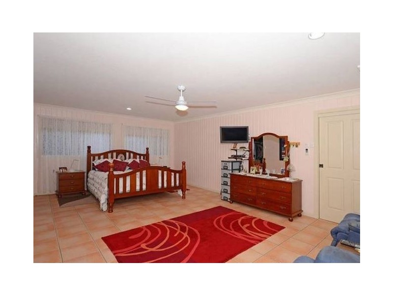 Point Vernon QLD 4655