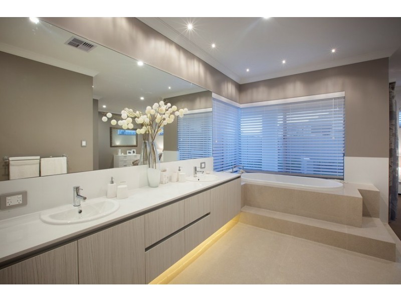 Holland Park West QLD 4121