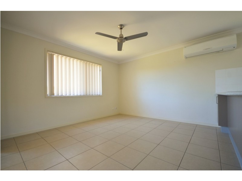 9 Zoe Place, Hillcrest QLD 4118