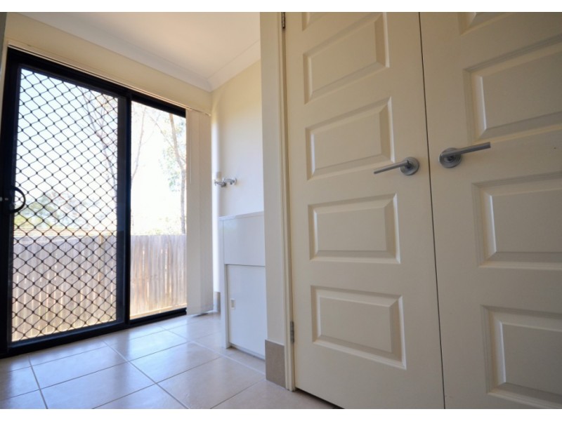 9 Zoe Place, Hillcrest QLD 4118