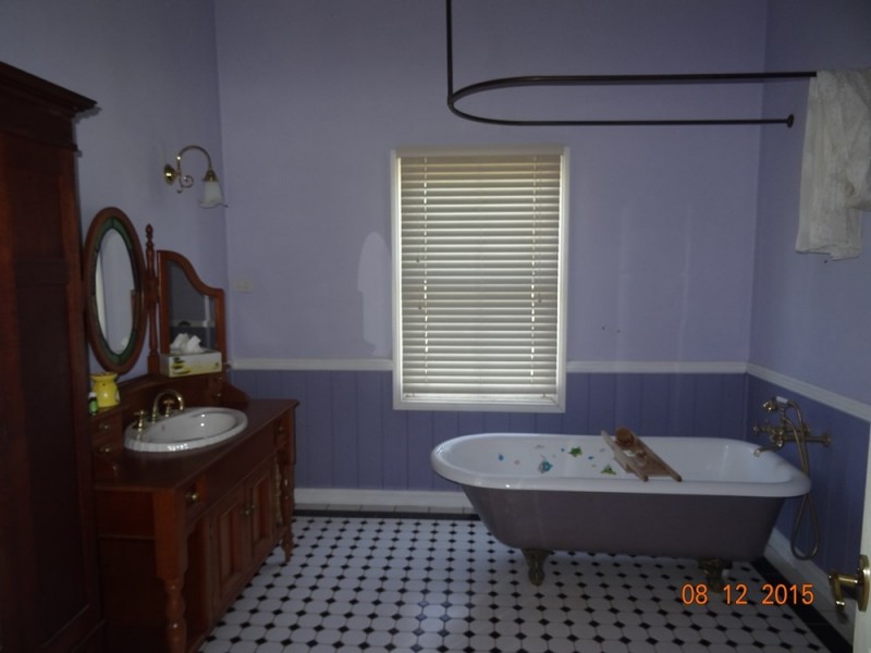 21 Ashton Street, Wynnum QLD 4178