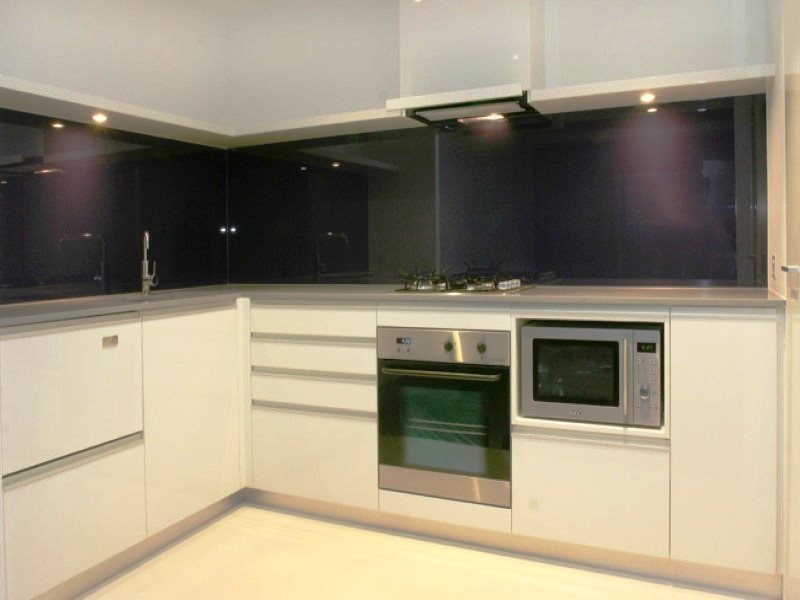 9 Ferny Avenue, Surfers Paradise QLD 4217