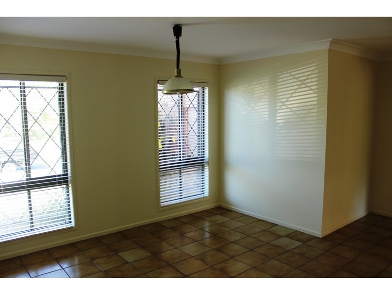 44 Cadogan, Carindale QLD 4152