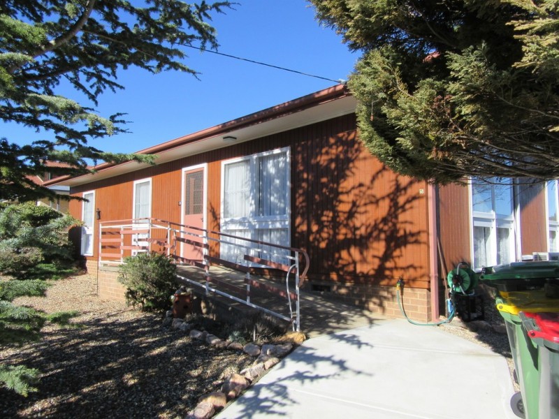 5 lloyd ave, Cooma NSW 2630