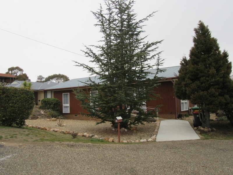 5 lloyd ave, Cooma NSW 2630