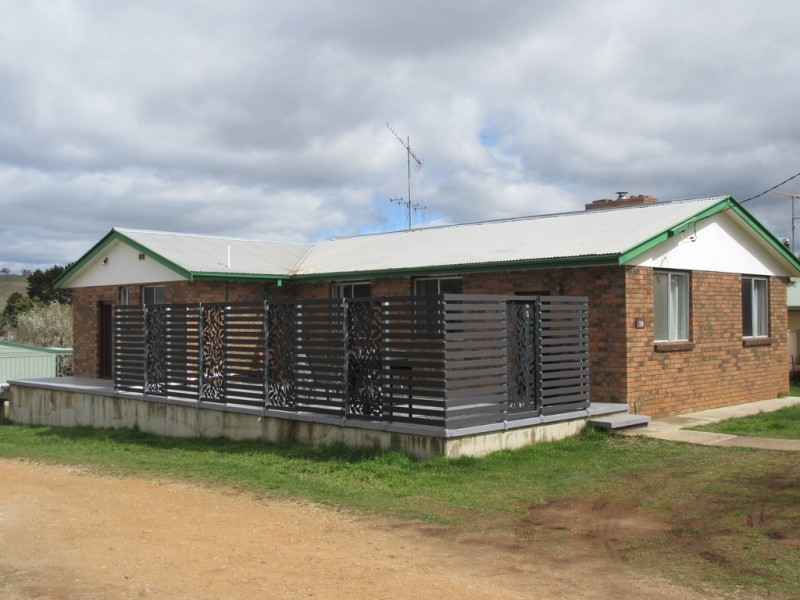 18 York St, Adaminaby NSW 2629