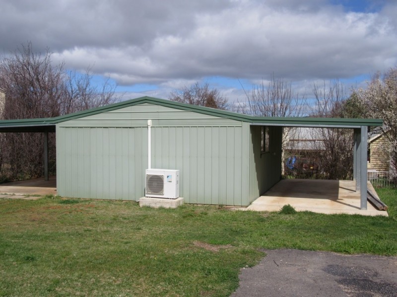 18 York St, Adaminaby NSW 2629