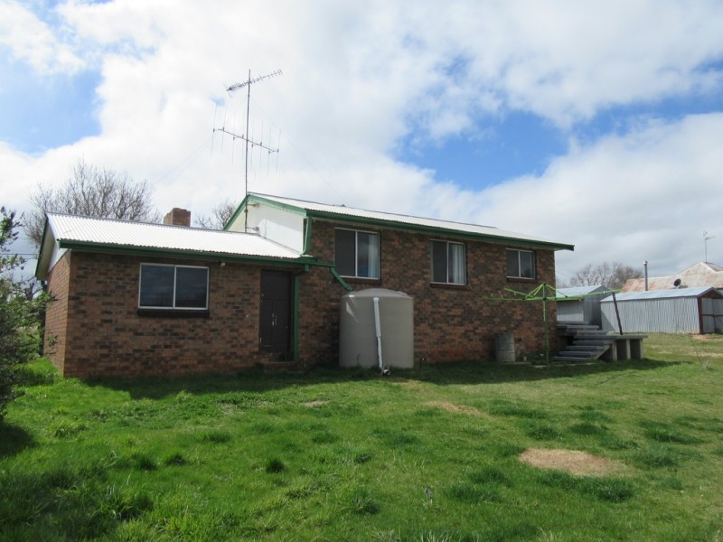 18 York St, Adaminaby NSW 2629