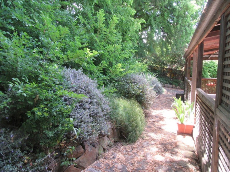 16 Lambie  St, Cooma NSW 2630