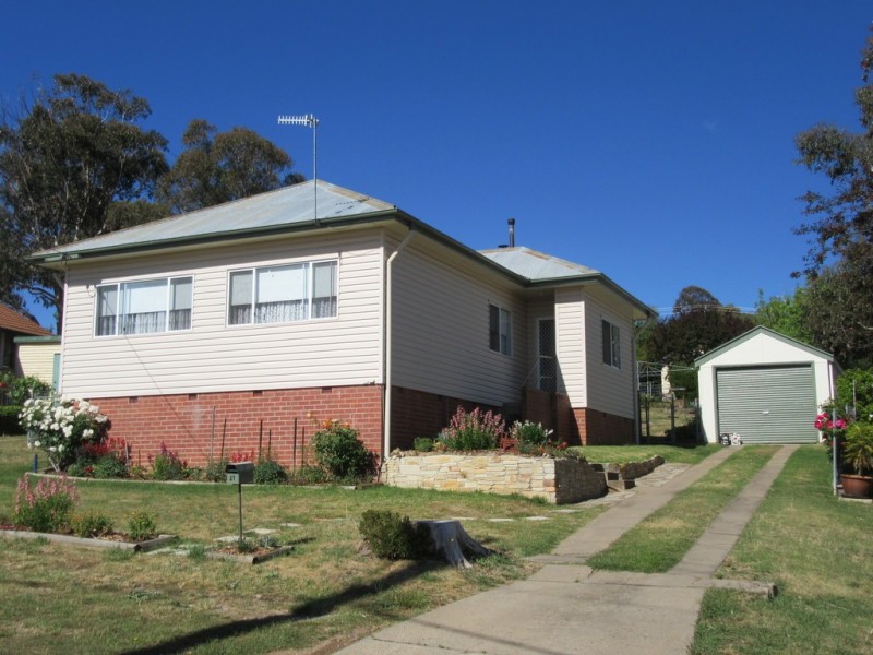 27 Jerrang Ave, Cooma NSW 2630