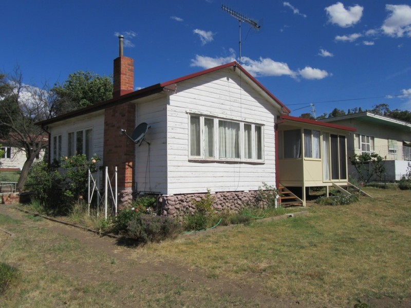 2 Buchan Pde, Cooma NSW 2630