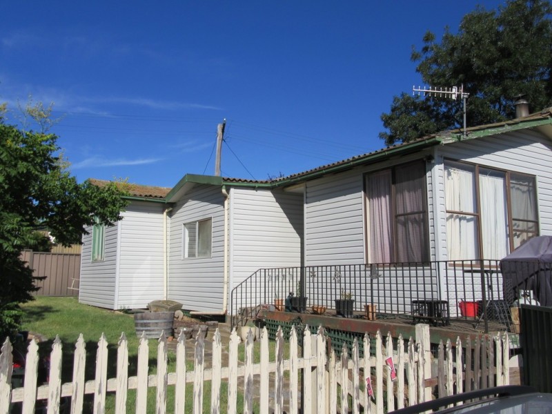 96 Wangie St, Cooma NSW 2630