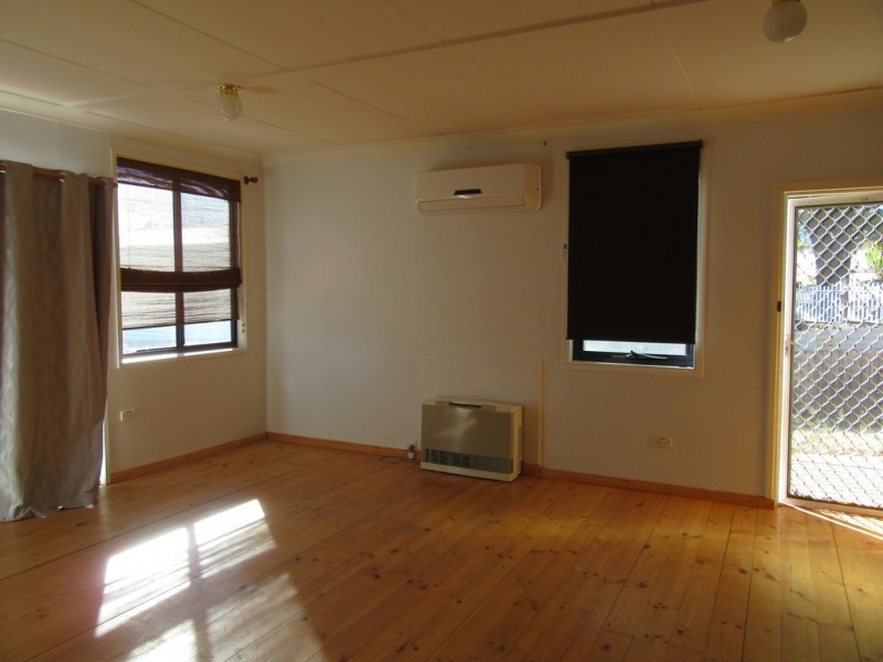 14 Walla St, Cooma NSW 2630