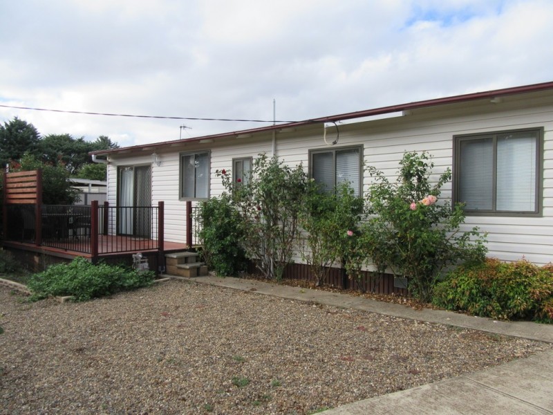 8 Nulgarra Pl, Cooma NSW 2630