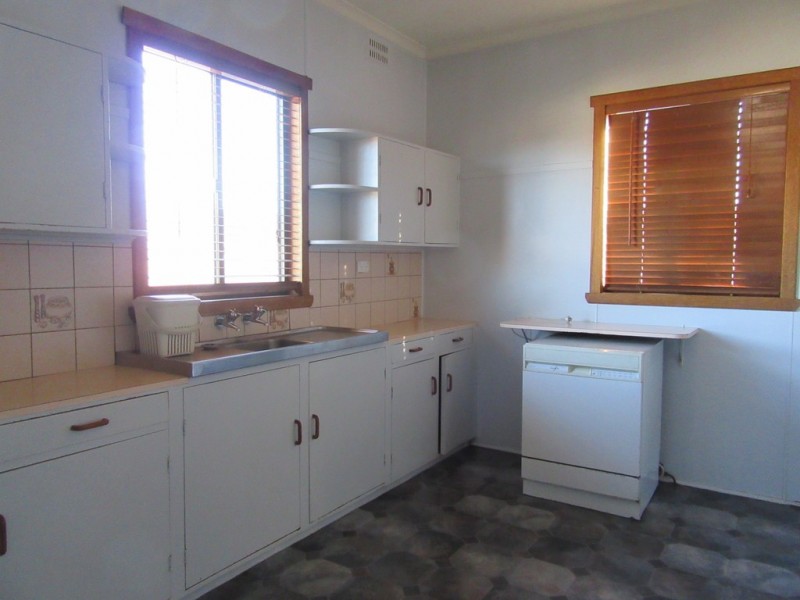 35 Creek St, Cooma NSW 2630