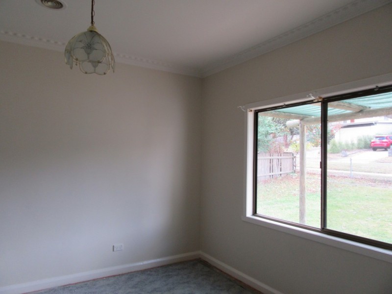 35 Creek St, Cooma NSW 2630