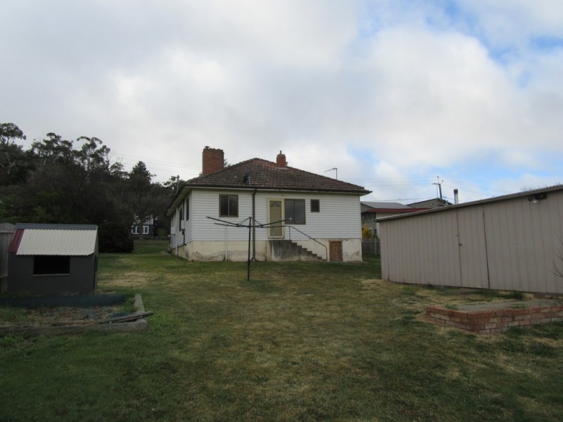 35 Creek St, Cooma NSW 2630