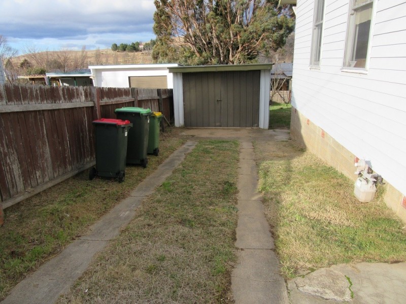 10 Norman Dykes Ave, Cooma NSW 2630