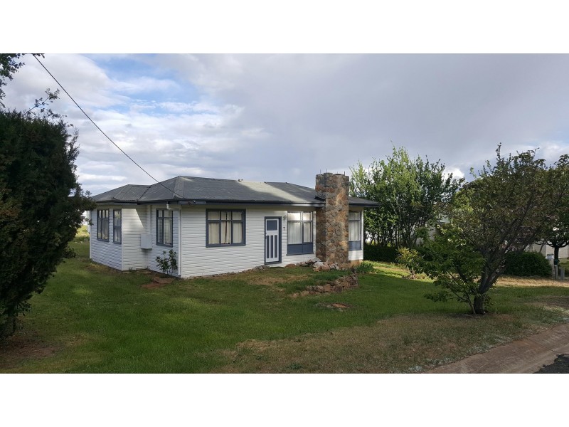 7 Lette St, Adaminaby NSW 2629