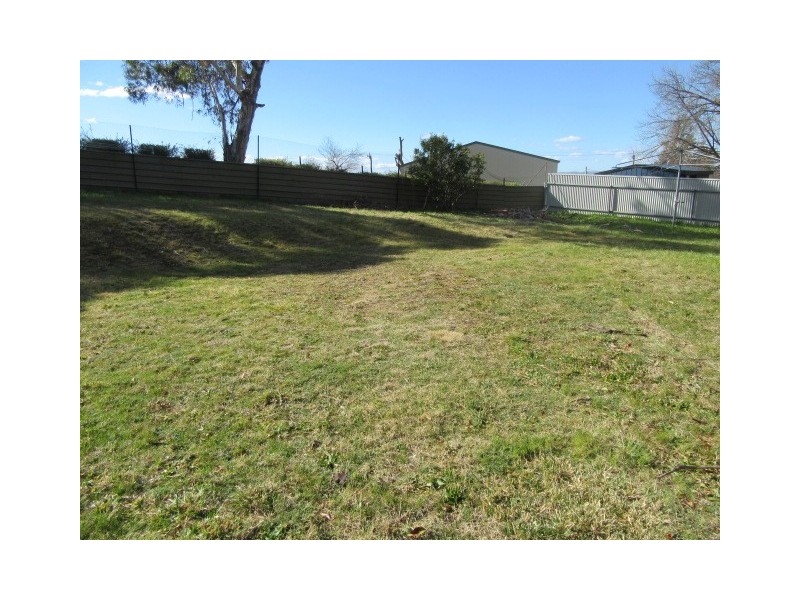 6 Amaroo Street, Cooma NSW 2630