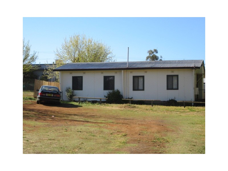 8 Denison St, Cooma NSW 2630