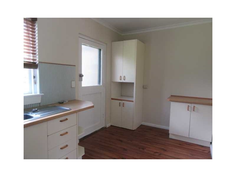 8 Buchan Pde, Cooma NSW 2630