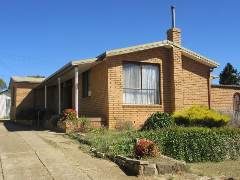 90 Wangie Street, Cooma NSW 2630