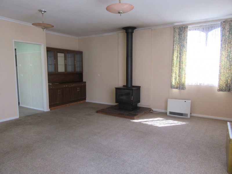 90 Wangie Street, Cooma NSW 2630