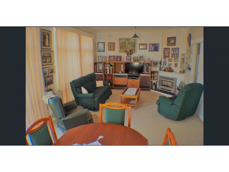 15 Neuss av, Cooma NSW 2630