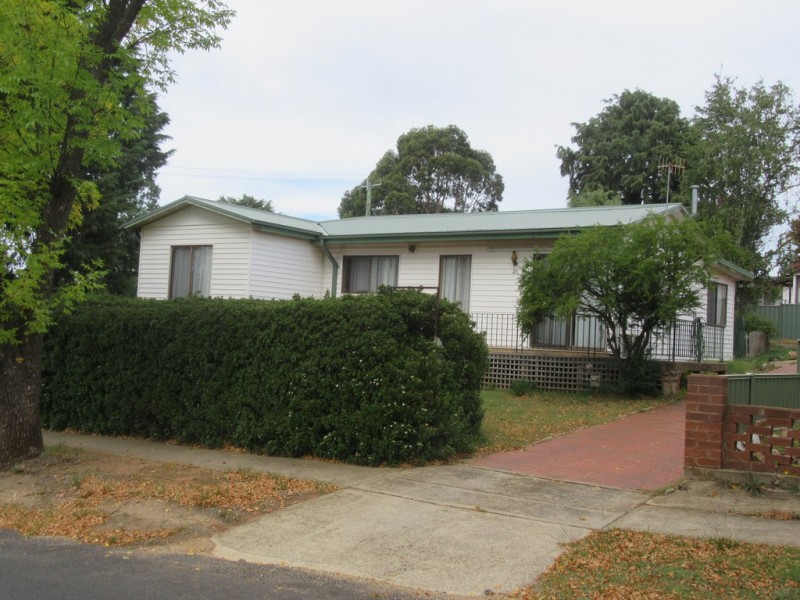 21 WANGIE STREET, Cooma NSW 2630