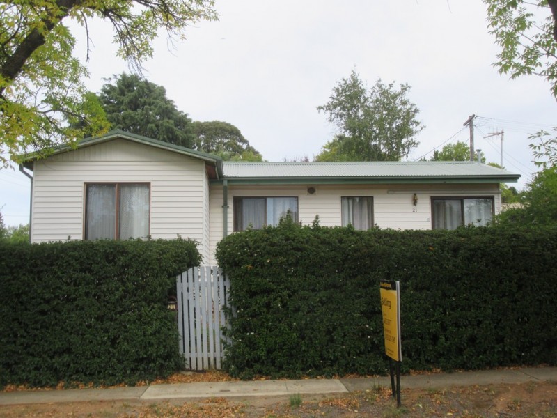 21 WANGIE STREET, Cooma NSW 2630