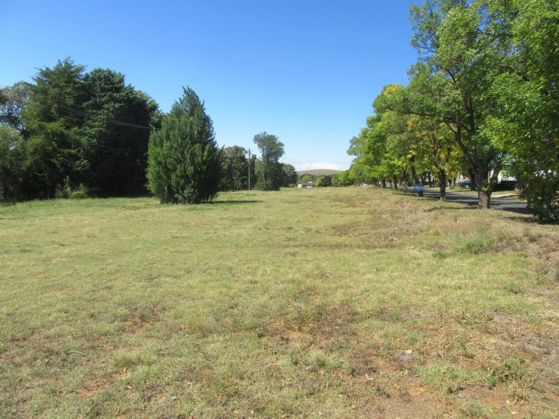 . WANGIE ST, Cooma NSW 2630